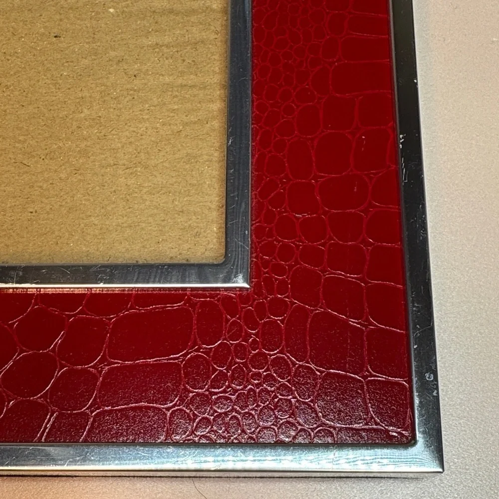 Vintage Faux Red Crocodile Pattern 3 x 5 Photo Frame